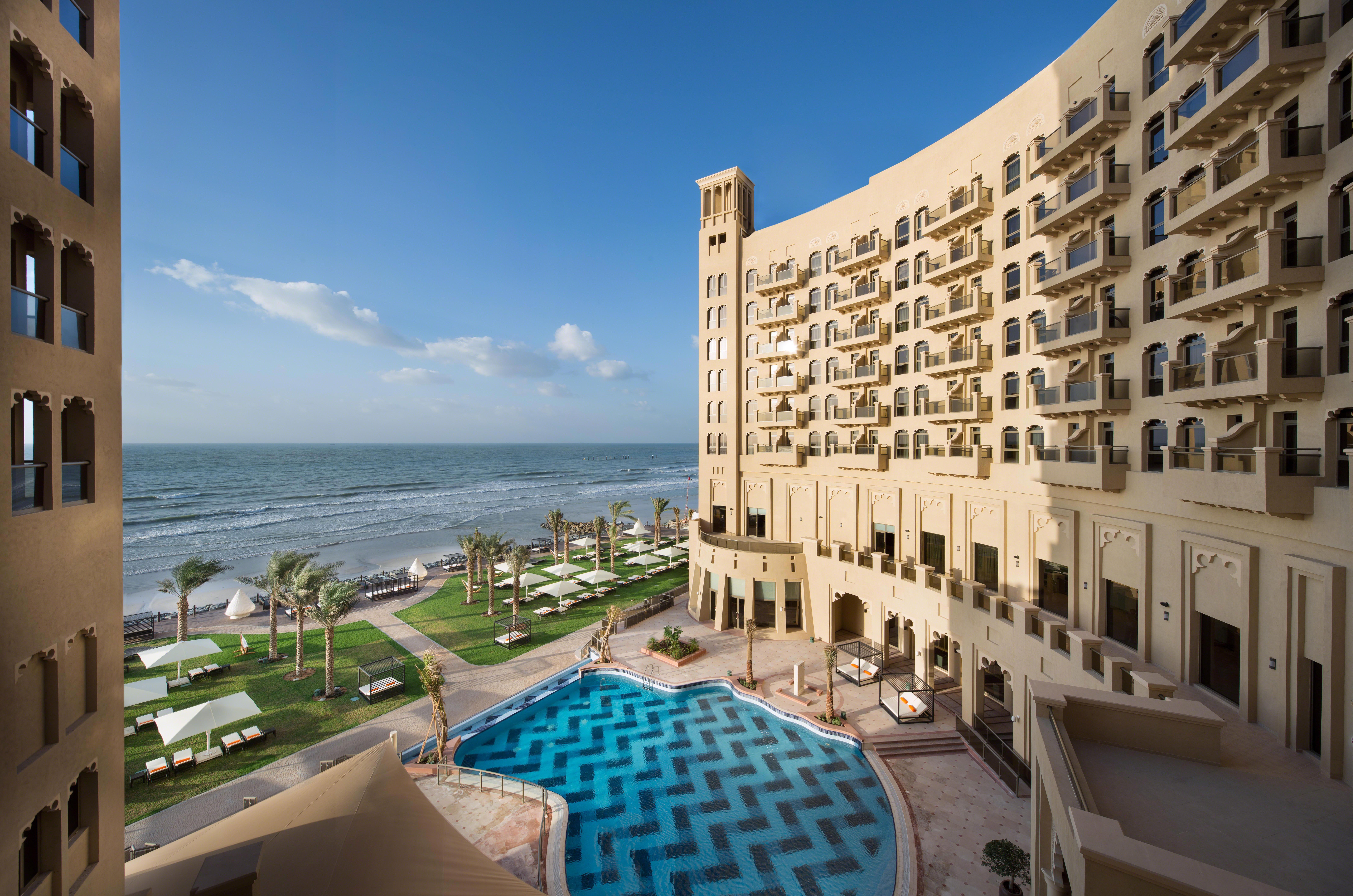 巴希阿治曼宫酒店 阿吉曼 外观 照片 The Palm Beach Hotel