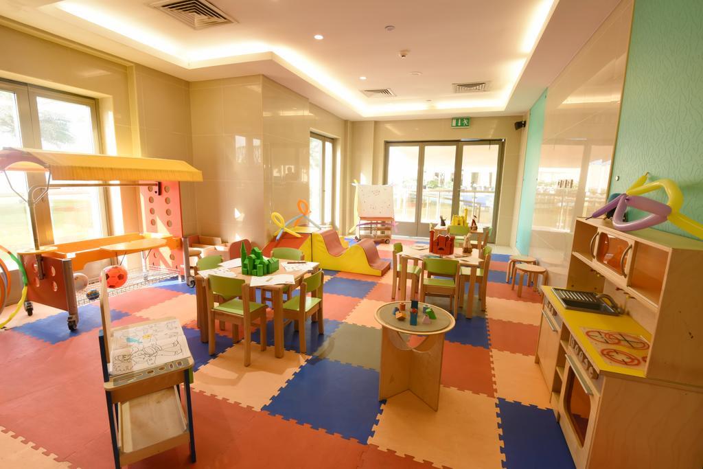 巴希阿治曼宫酒店 阿吉曼 外观 照片 A nursery in Dubai