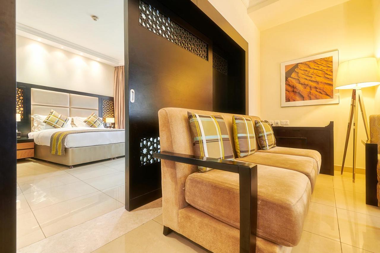 巴希阿治曼宫酒店 阿吉曼 外观 照片 A suite at the Jumeirah Creekside